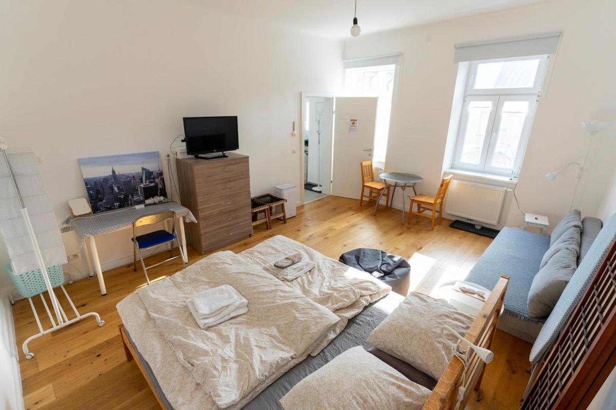 Apartment Free Garage, U4&u6 5min, 33m2 *