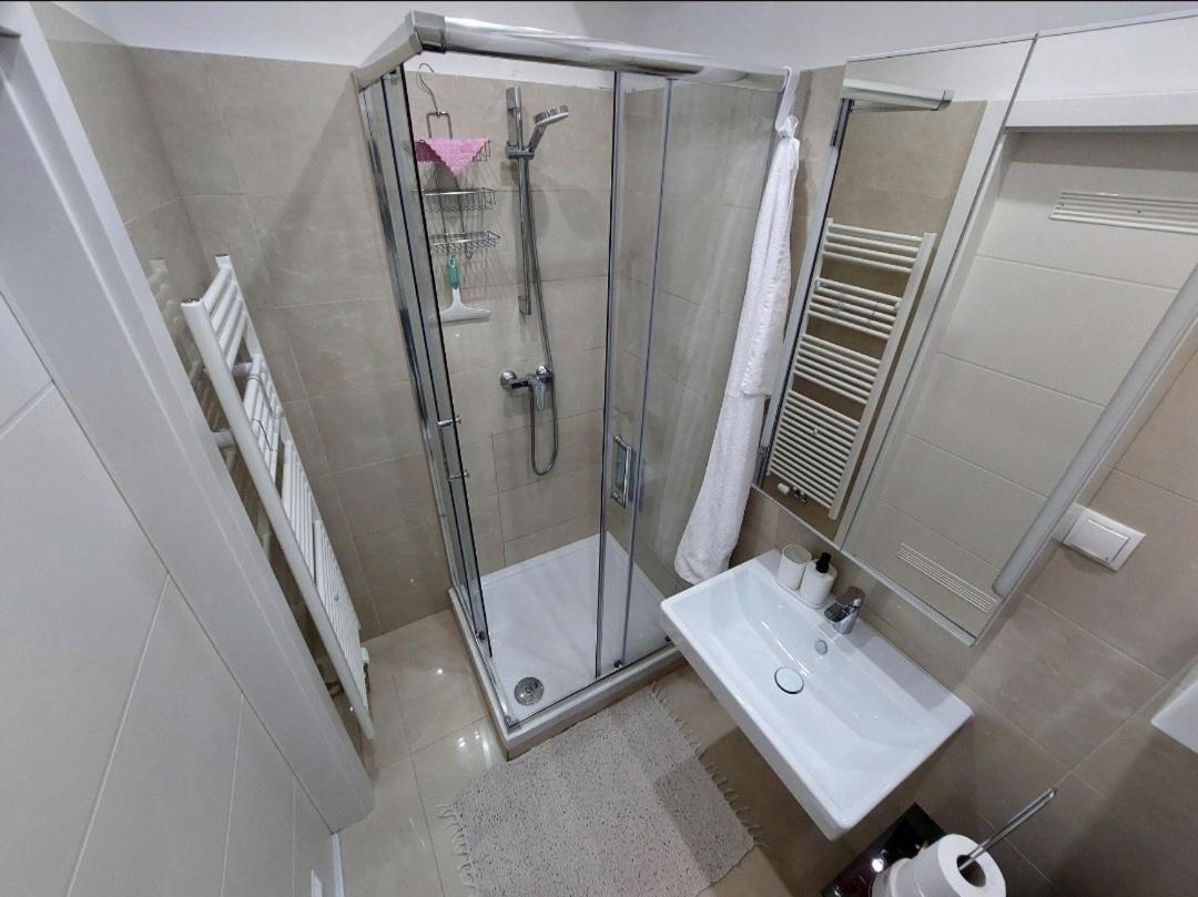 Apartment Free Garage, U4&u6 5min, 33m2